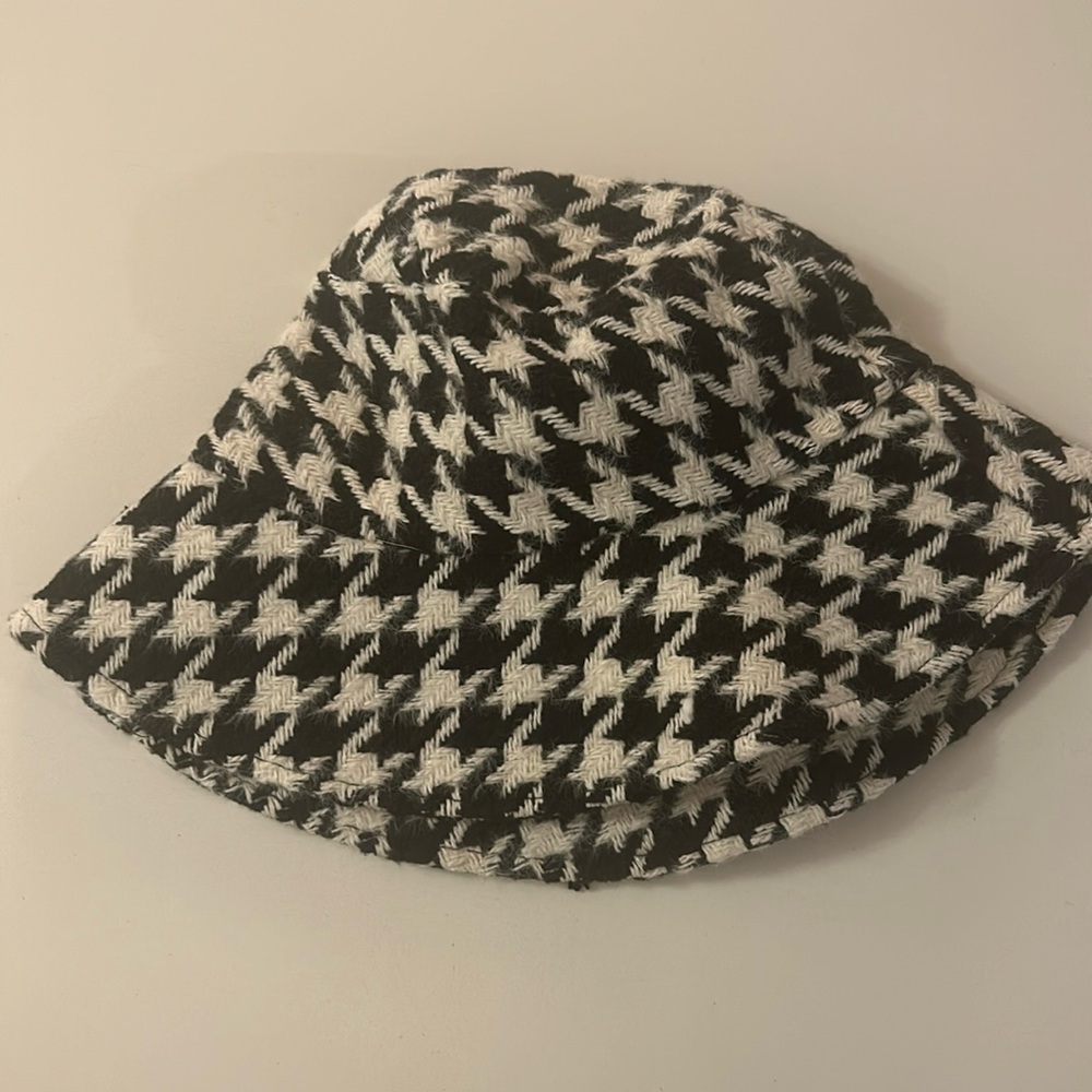 Olive & Pique Black  White Houndstooth Bucket Hat Size OS